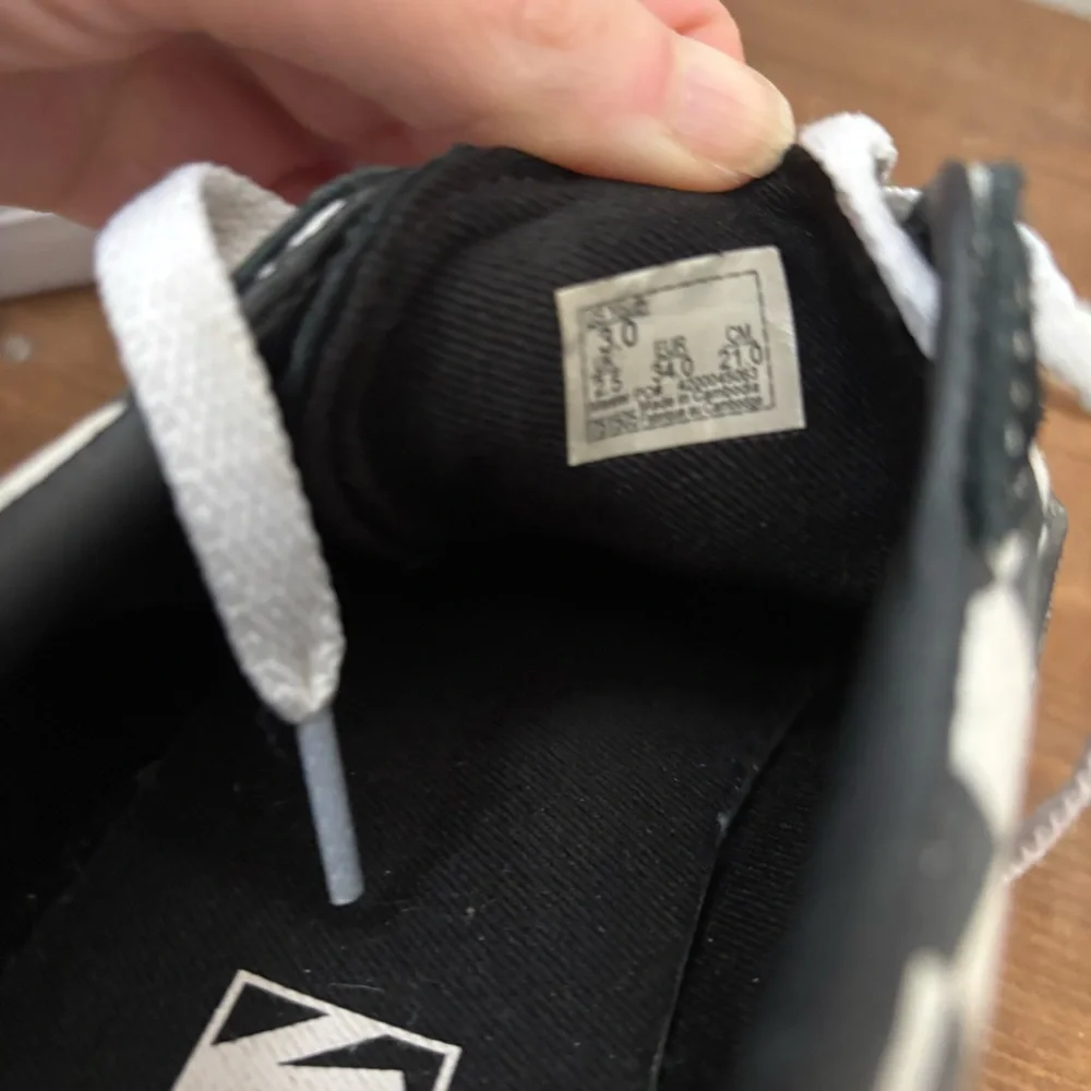 Vans Youth Black and White Checkered Sneakers Size 3 - Picture 4 of 4